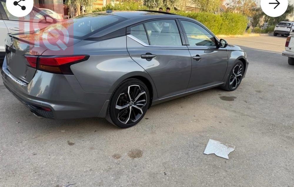 نيسان ألتيما